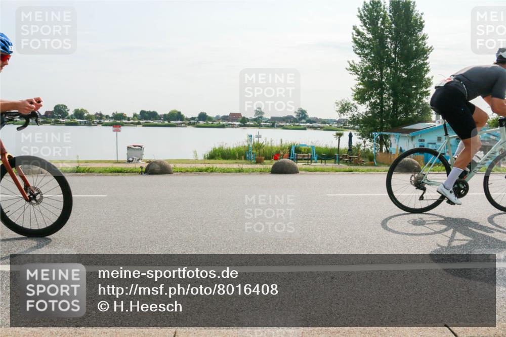 15.06.2025 - 27. Vierlanden-Triathlon H.Heesch http://msf.ph/oto/8016408 15.06.2025 09:14:40 Radfahren 15, 21, 75 meine-sportfotos.de
