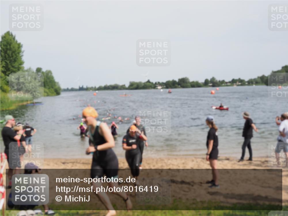 21.06.2025 - 27. Vierlanden-Triathlon MichiJ http://msf.ph/oto/8016419 15.06.2026 10:17:06 Schwimmen 471, 479, 510, 556, 567, 602, 610 meine-sportfotos.de