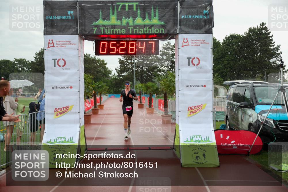 15.06.2025 - 7 Türme Triathlon Michael Strokosch http://msf.ph/oto/8016451 15.06.2025 15:28:47 Ziel  meine-sportfotos.de