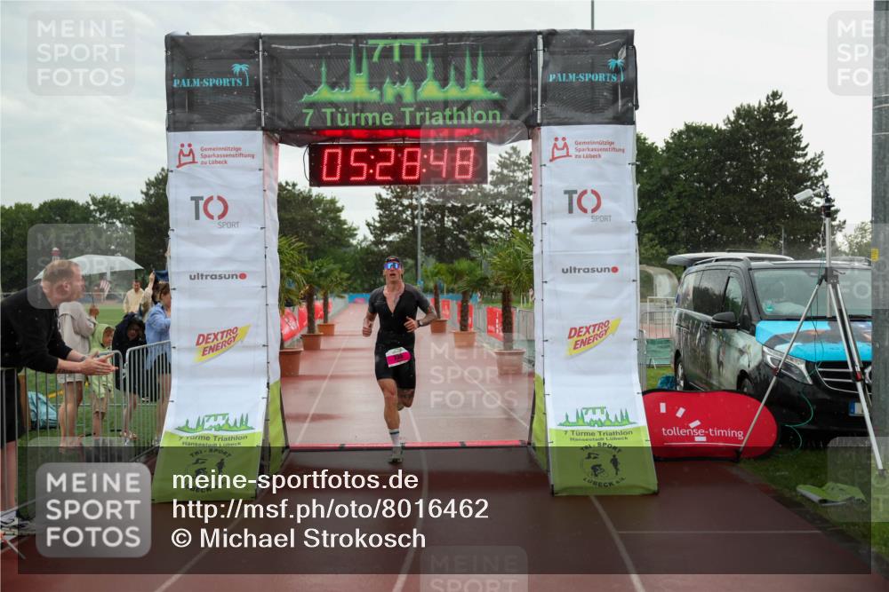 15.06.2025 - 7 Türme Triathlon Michael Strokosch http://msf.ph/oto/8016462 15.06.2025 15:28:48 Ziel  meine-sportfotos.de