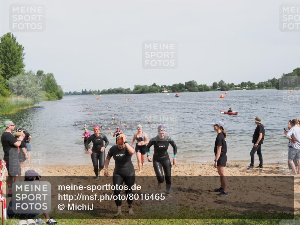 21.06.2025 - 27. Vierlanden-Triathlon MichiJ http://msf.ph/oto/8016465 15.06.2026 10:17:07 Schwimmen 471, 479, 510, 556, 567, 602, 610 meine-sportfotos.de