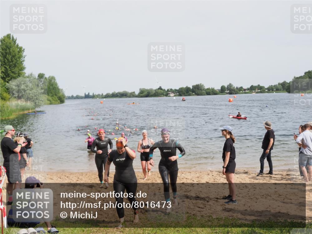 21.06.2025 - 27. Vierlanden-Triathlon MichiJ http://msf.ph/oto/8016473 15.06.2026 10:17:07 Schwimmen 471, 479, 510, 556, 567, 602, 610 meine-sportfotos.de
