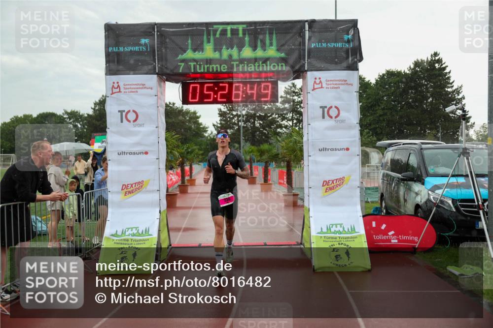 15.06.2025 - 7 Türme Triathlon Michael Strokosch http://msf.ph/oto/8016482 15.06.2025 15:28:49 Ziel  meine-sportfotos.de