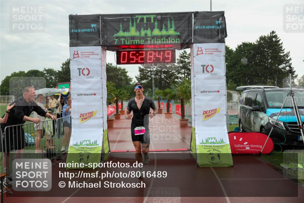 15.06.2025 - 7 Türme Triathlon Michael Strokosch http://msf.ph/oto/8016489 15.06.2025 15:28:49 Ziel  meine-sportfotos.de