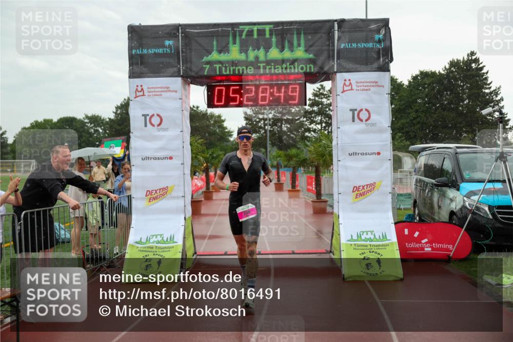15.06.2025 - 7 Türme Triathlon Michael Strokosch http://msf.ph/oto/8016491 15.06.2025 15:28:49 Ziel  meine-sportfotos.de