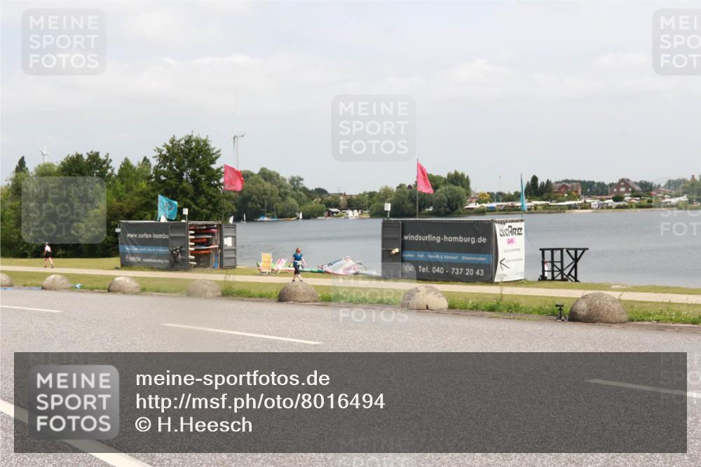 21.06.2025 - 27. Vierlanden-Triathlon H.Heesch http://msf.ph/oto/8016494 15.06.2025 12:04:49 Radfahren 252, 822, 826, 913 meine-sportfotos.de