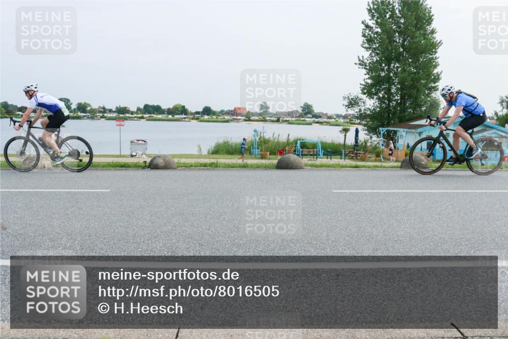 21.06.2025 - 27. Vierlanden-Triathlon H.Heesch http://msf.ph/oto/8016505 15.06.2025 11:56:56 Radfahren 209, 729, 766 meine-sportfotos.de