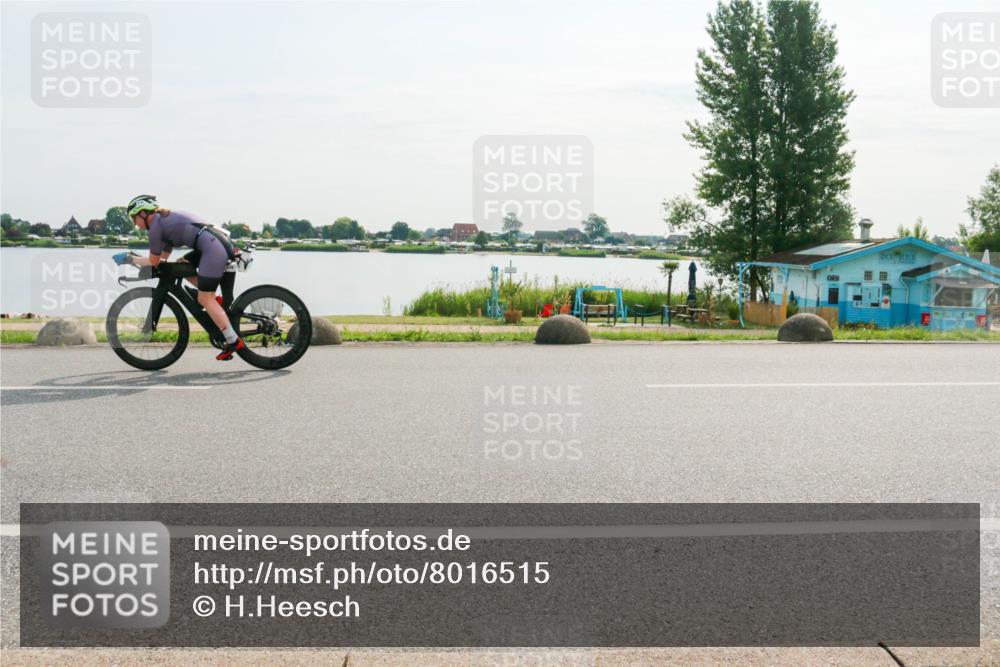 15.06.2025 - 27. Vierlanden-Triathlon H.Heesch http://msf.ph/oto/8016515 15.06.2025 09:14:55 Radfahren 73, 216, 231 meine-sportfotos.de