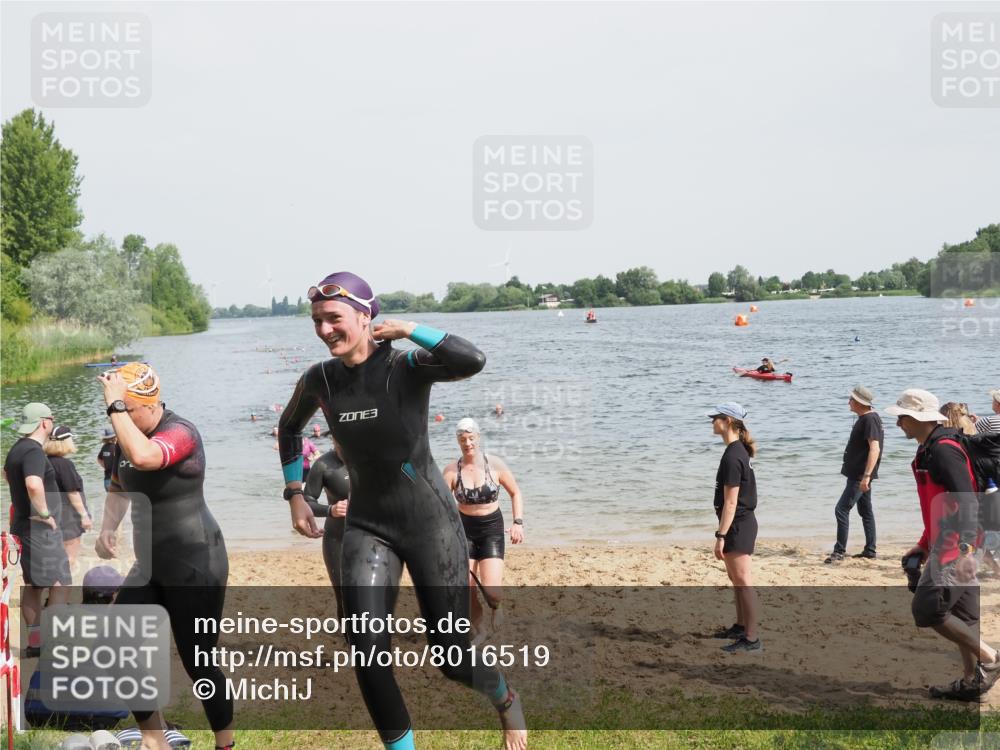 21.06.2025 - 27. Vierlanden-Triathlon MichiJ http://msf.ph/oto/8016519 15.06.2026 10:17:08 Schwimmen 471, 479, 510, 556, 567, 575, 602, 610 meine-sportfotos.de