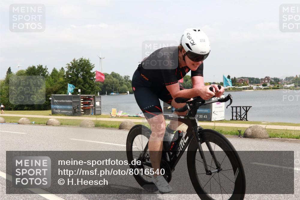 21.06.2025 - 27. Vierlanden-Triathlon H.Heesch http://msf.ph/oto/8016540 15.06.2025 12:04:51 Radfahren 252, 913 meine-sportfotos.de