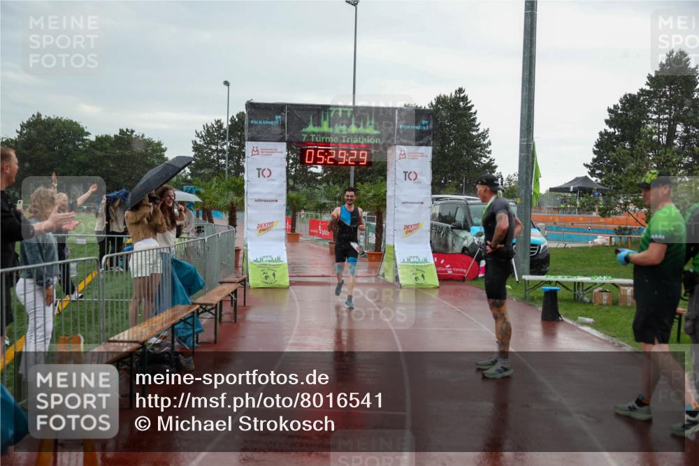 15.06.2025 - 7 Türme Triathlon Michael Strokosch http://msf.ph/oto/8016541 15.06.2025 15:29:29 Ziel 278 meine-sportfotos.de