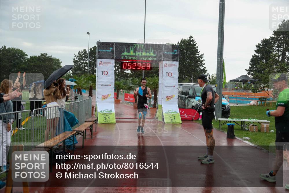 15.06.2025 - 7 Türme Triathlon Michael Strokosch http://msf.ph/oto/8016544 15.06.2025 15:29:29 Ziel 278 meine-sportfotos.de