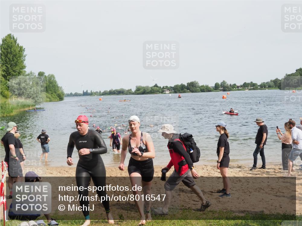 21.06.2025 - 27. Vierlanden-Triathlon MichiJ http://msf.ph/oto/8016547 15.06.2026 10:17:10 Schwimmen 479, 510, 556, 567, 575, 581, 602 meine-sportfotos.de