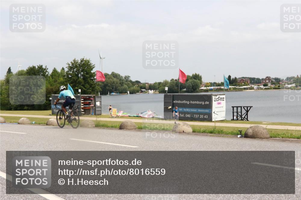 21.06.2025 - 27. Vierlanden-Triathlon H.Heesch http://msf.ph/oto/8016559 15.06.2025 12:04:53 Radfahren 252 meine-sportfotos.de