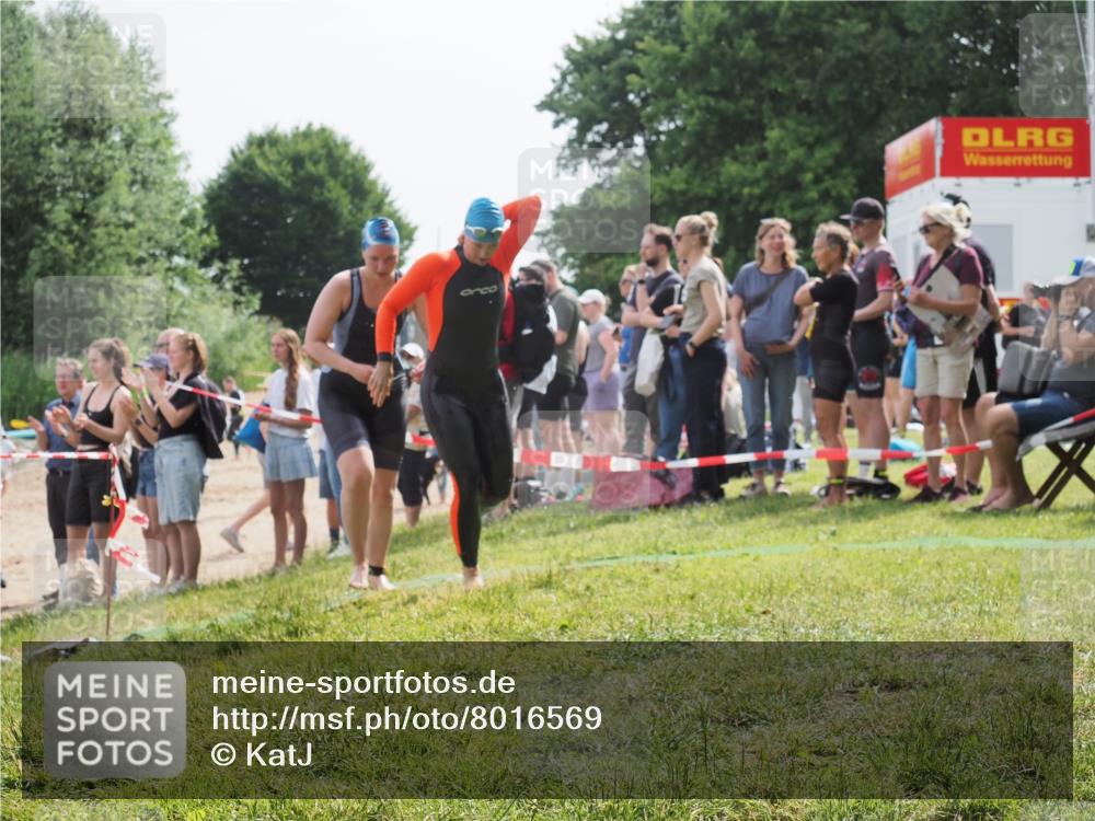 15.06.2025 - 27. Vierlanden-Triathlon KatJ http://msf.ph/oto/8016569 15.06.2025 10:16:01 Schwimmen 505, 547, 577, 606, 612, 630 meine-sportfotos.de
