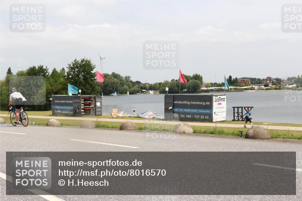 21.06.2025 - 27. Vierlanden-Triathlon H.Heesch http://msf.ph/oto/8016570 15.06.2025 12:04:57 Radfahren 252, 673, 699 meine-sportfotos.de