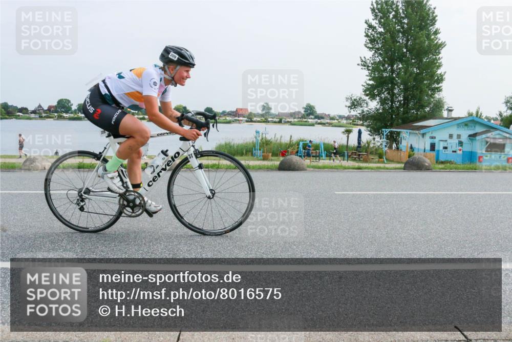 21.06.2025 - 27. Vierlanden-Triathlon H.Heesch http://msf.ph/oto/8016575 15.06.2025 11:56:58 Radfahren 209, 729, 766 meine-sportfotos.de