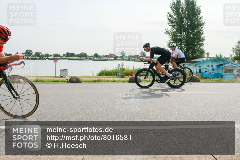 15.06.2025 - 27. Vierlanden-Triathlon H.Heesch http://msf.ph/oto/8016581 15.06.2025 09:15:43 Radfahren 2, 35, 58, 83, 165 meine-sportfotos.de