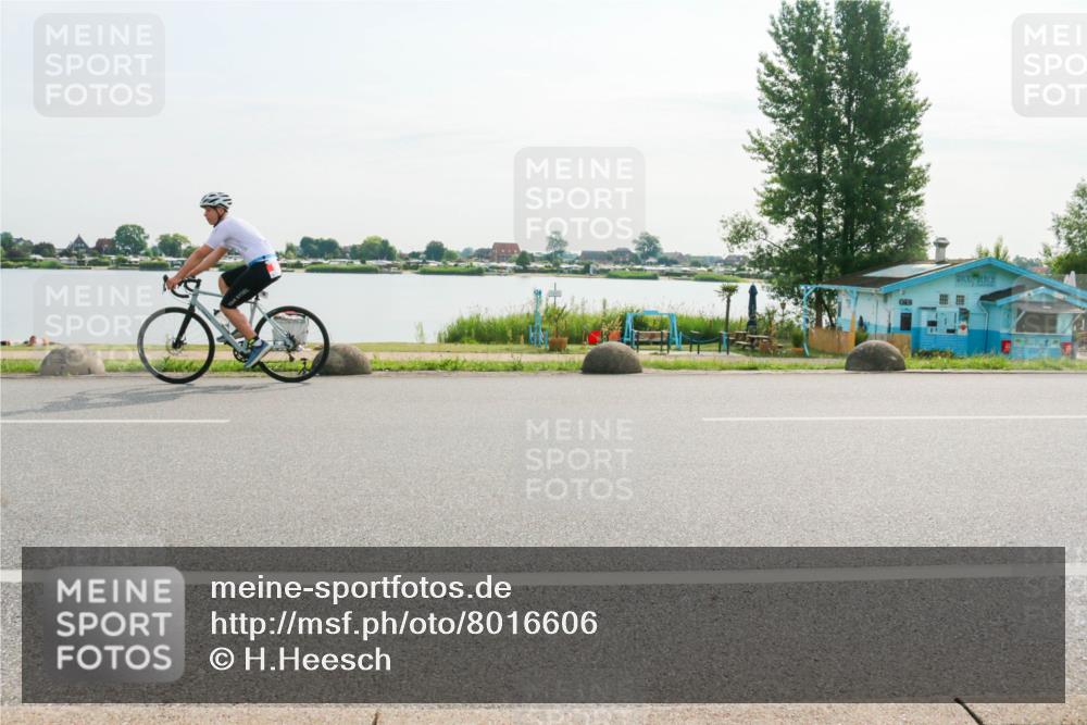 15.06.2025 - 27. Vierlanden-Triathlon H.Heesch http://msf.ph/oto/8016606 15.06.2025 09:15:44 Radfahren 2, 8, 35, 58, 83, 165 meine-sportfotos.de