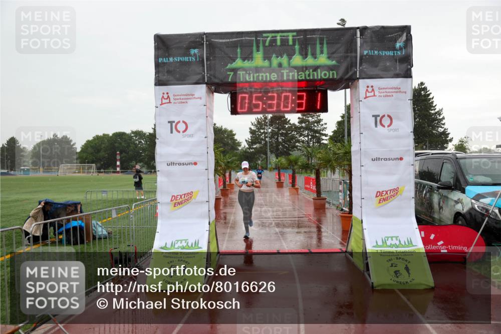 15.06.2025 - 7 Türme Triathlon Michael Strokosch http://msf.ph/oto/8016626 15.06.2025 15:30:31 Ziel 636 meine-sportfotos.de
