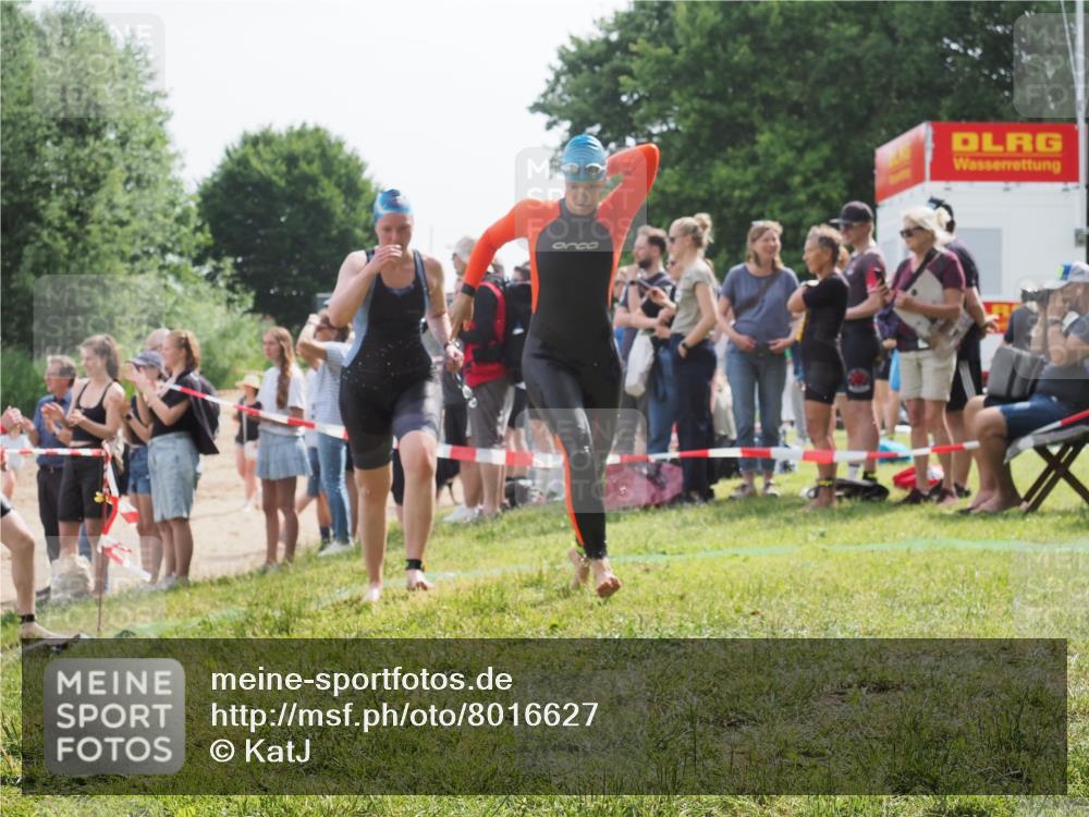 15.06.2025 - 27. Vierlanden-Triathlon KatJ http://msf.ph/oto/8016627 15.06.2025 10:16:02 Schwimmen 505, 547, 606, 612, 630 meine-sportfotos.de