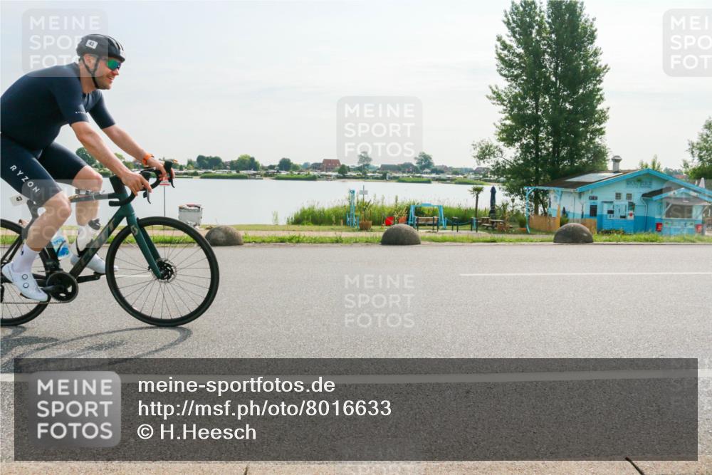 15.06.2025 - 27. Vierlanden-Triathlon H.Heesch http://msf.ph/oto/8016633 15.06.2025 09:16:16 Radfahren 43 meine-sportfotos.de