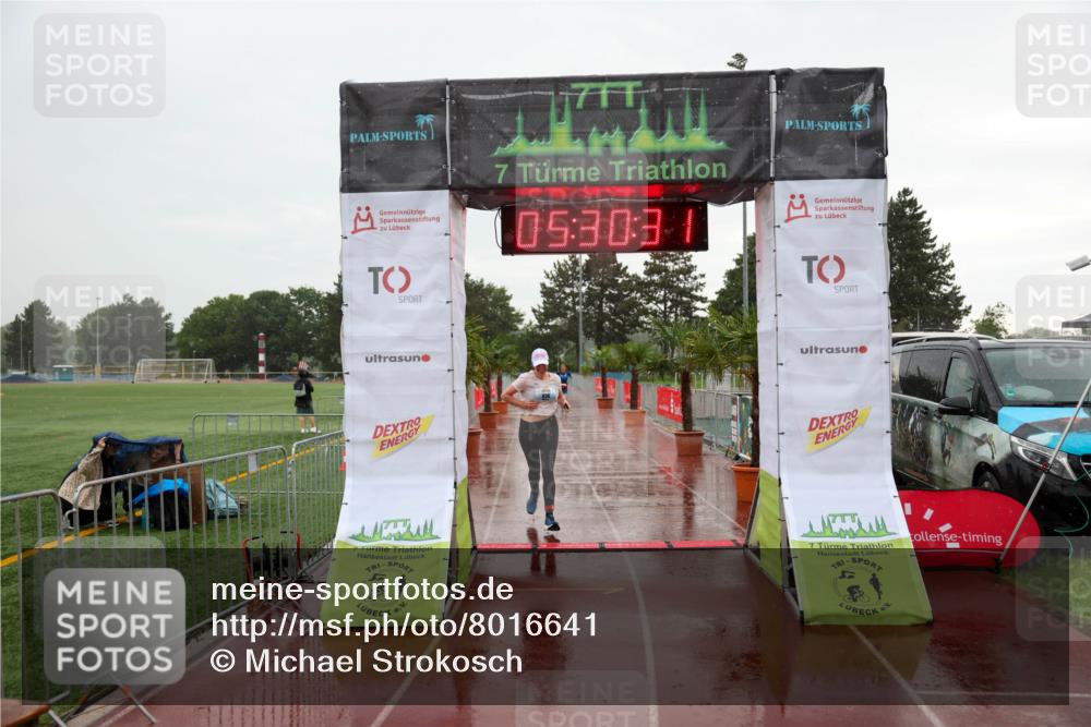 15.06.2025 - 7 Türme Triathlon Michael Strokosch http://msf.ph/oto/8016641 15.06.2025 15:30:31 Ziel 636 meine-sportfotos.de