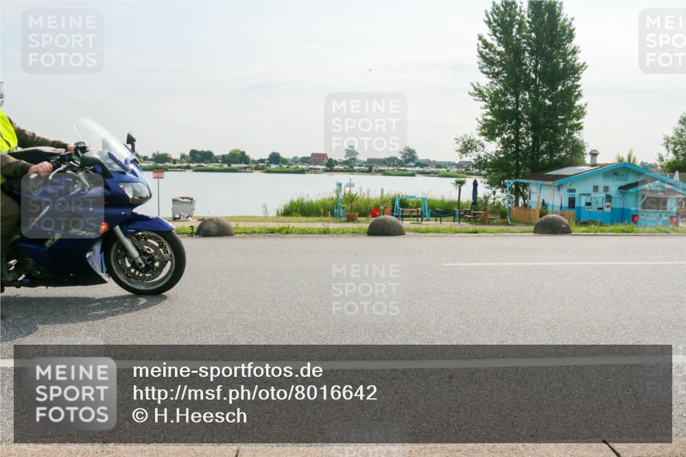 15.06.2025 - 27. Vierlanden-Triathlon H.Heesch http://msf.ph/oto/8016642 15.06.2025 09:16:18 Radfahren 43 meine-sportfotos.de