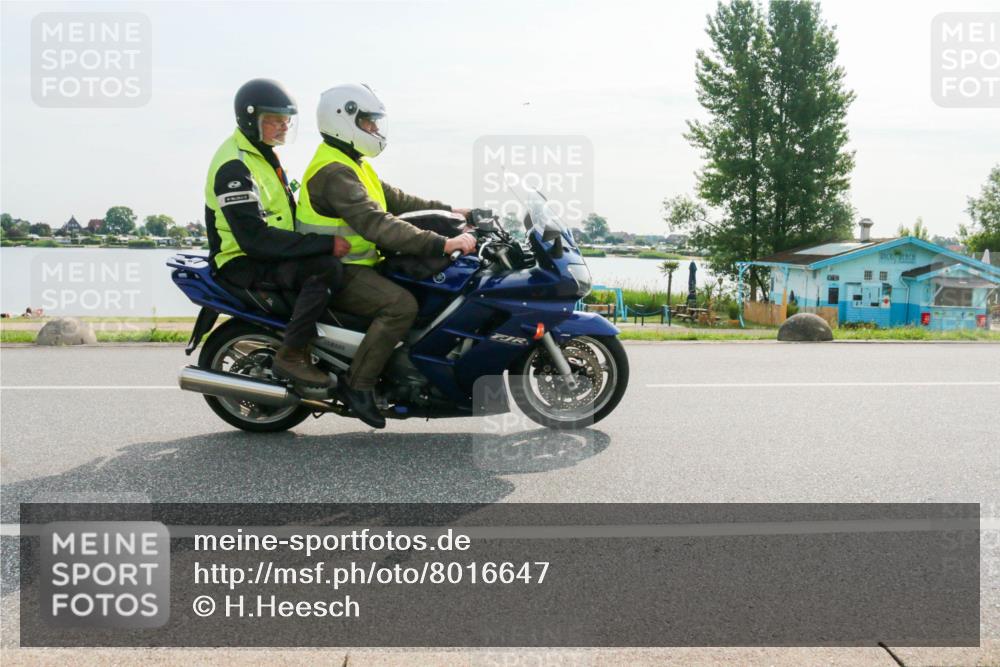 15.06.2025 - 27. Vierlanden-Triathlon H.Heesch http://msf.ph/oto/8016647 15.06.2025 09:16:18 Radfahren 43 meine-sportfotos.de