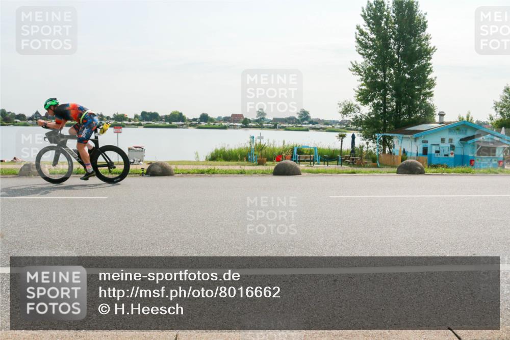 15.06.2025 - 27. Vierlanden-Triathlon H.Heesch http://msf.ph/oto/8016662 15.06.2025 09:16:30 Radfahren 54, 205 meine-sportfotos.de