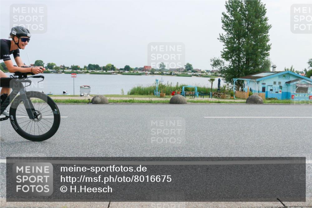21.06.2025 - 27. Vierlanden-Triathlon H.Heesch http://msf.ph/oto/8016675 15.06.2025 11:57:11 Radfahren 670, 750, 912 meine-sportfotos.de