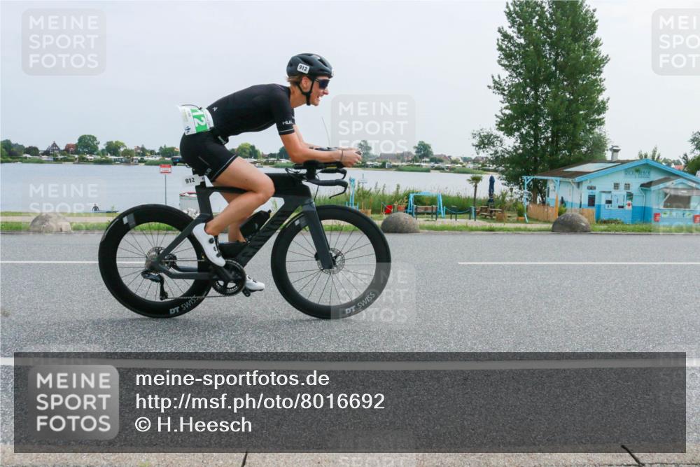 21.06.2025 - 27. Vierlanden-Triathlon H.Heesch http://msf.ph/oto/8016692 15.06.2025 11:57:11 Radfahren 670, 750, 912 meine-sportfotos.de
