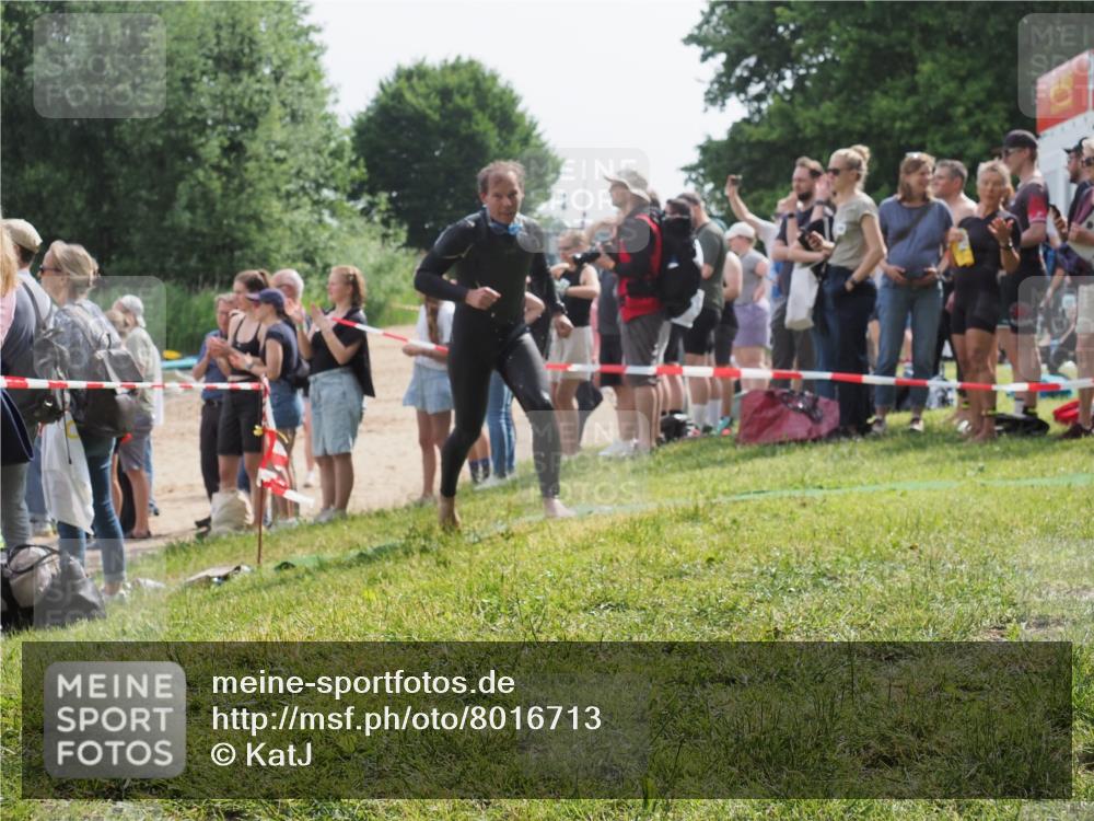 15.06.2025 - 27. Vierlanden-Triathlon KatJ http://msf.ph/oto/8016713 15.06.2025 10:16:10 Schwimmen 445, 547, 606, 612 meine-sportfotos.de