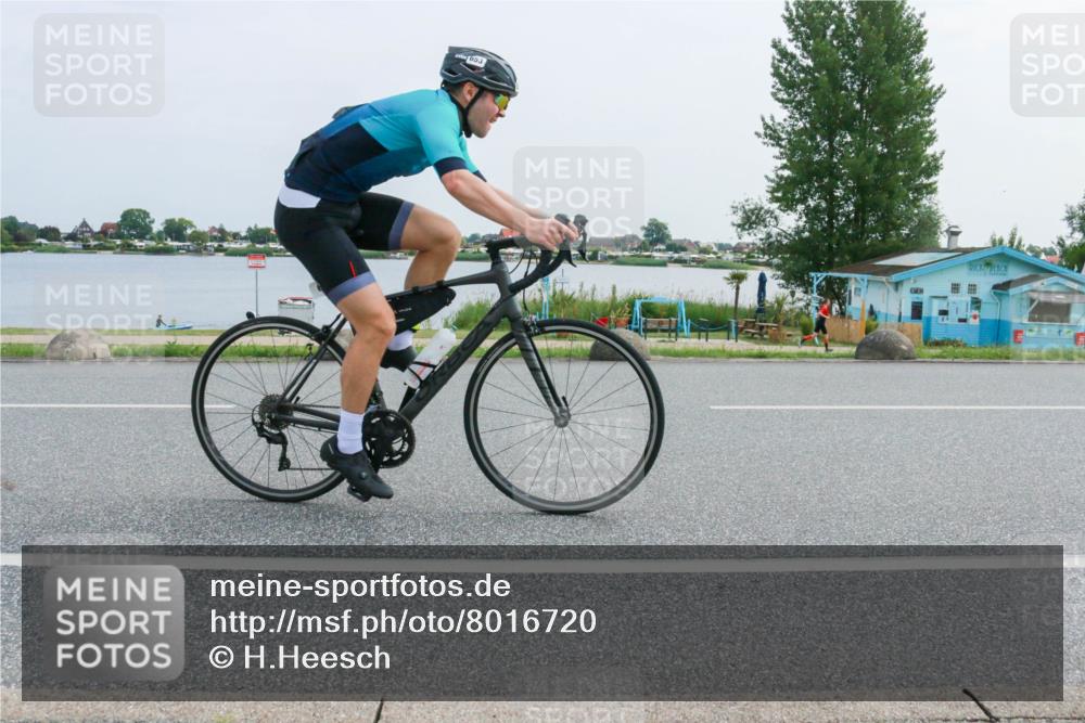 21.06.2025 - 27. Vierlanden-Triathlon H.Heesch http://msf.ph/oto/8016720 15.06.2025 11:57:19 Radfahren 653 meine-sportfotos.de