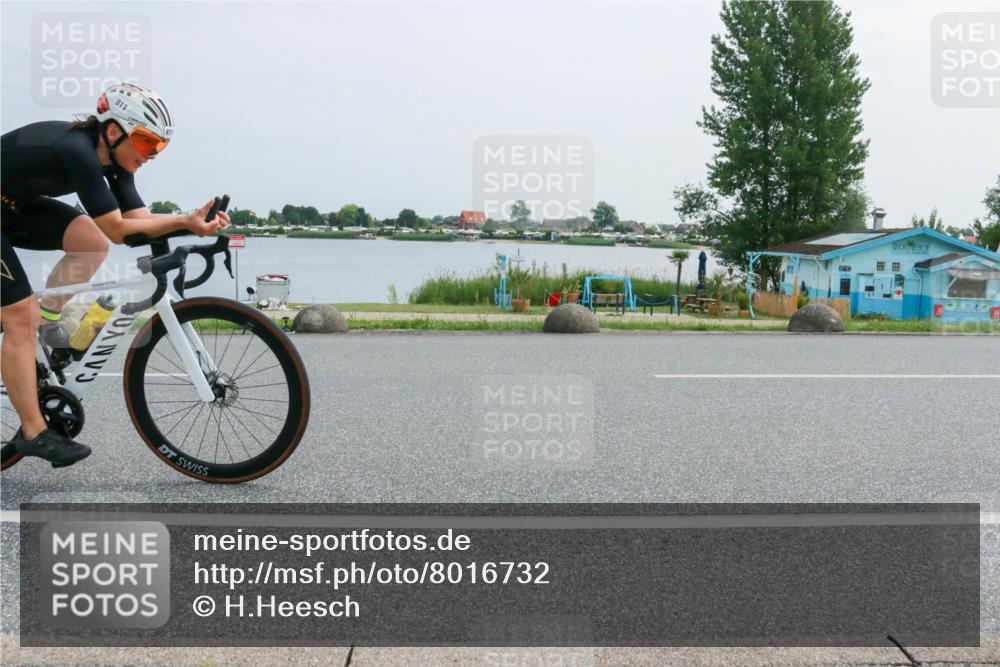 21.06.2025 - 27. Vierlanden-Triathlon H.Heesch http://msf.ph/oto/8016732 15.06.2025 11:57:25 Radfahren 673, 911 meine-sportfotos.de