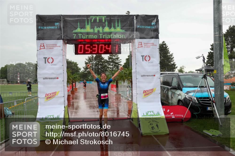 15.06.2025 - 7 Türme Triathlon Michael Strokosch http://msf.ph/oto/8016745 15.06.2025 15:30:40 Ziel 331 meine-sportfotos.de
