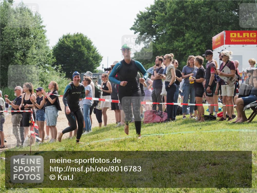 15.06.2025 - 27. Vierlanden-Triathlon KatJ http://msf.ph/oto/8016783 15.06.2025 10:16:19 Schwimmen 445, 477, 489, 494, 523, 611 meine-sportfotos.de