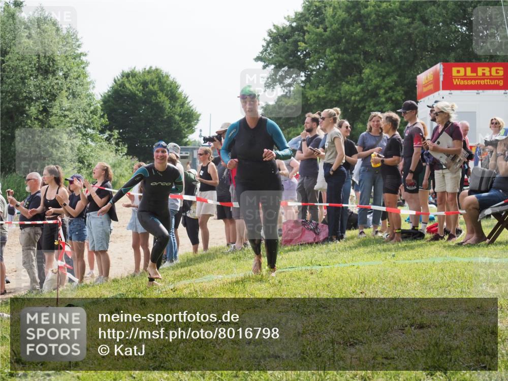 15.06.2025 - 27. Vierlanden-Triathlon KatJ http://msf.ph/oto/8016798 15.06.2025 10:16:19 Schwimmen 445, 477, 489, 494, 523, 611 meine-sportfotos.de
