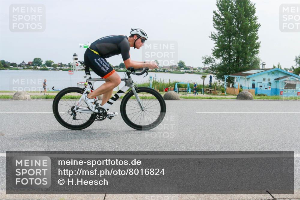 21.06.2025 - 27. Vierlanden-Triathlon H.Heesch http://msf.ph/oto/8016824 15.06.2025 11:57:32 Radfahren 673, 693, 964 meine-sportfotos.de