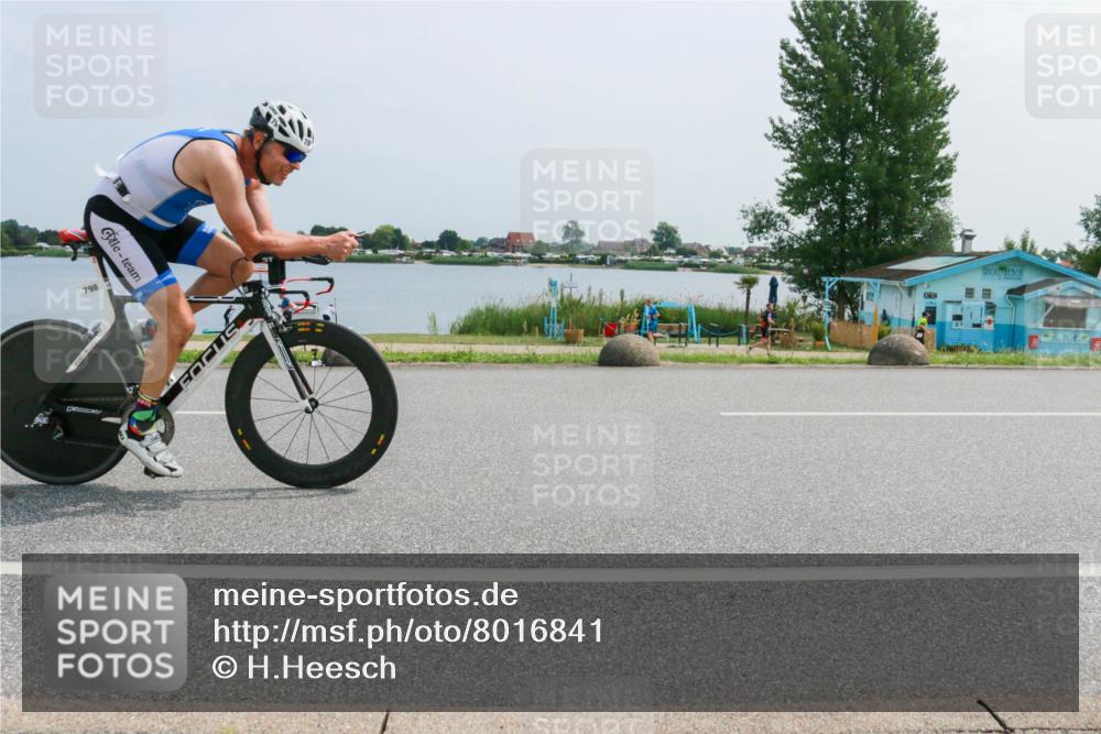 21.06.2025 - 27. Vierlanden-Triathlon H.Heesch http://msf.ph/oto/8016841 15.06.2025 11:57:38 Radfahren 655, 792, 798, 858, 958 meine-sportfotos.de