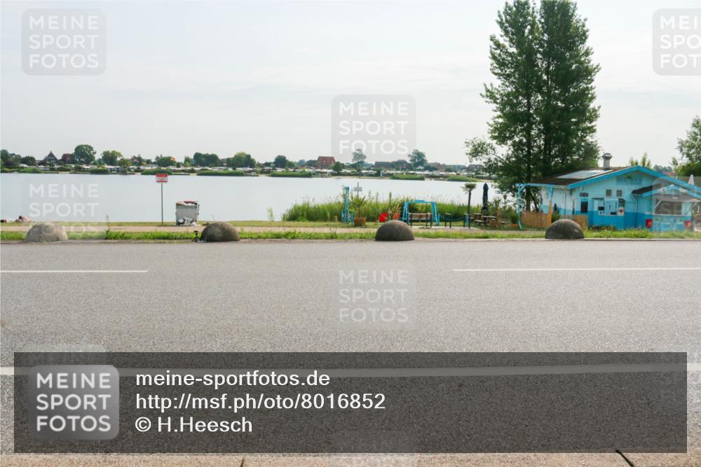 15.06.2025 - 27. Vierlanden-Triathlon H.Heesch http://msf.ph/oto/8016852 15.06.2025 09:17:19 Radfahren 149 meine-sportfotos.de