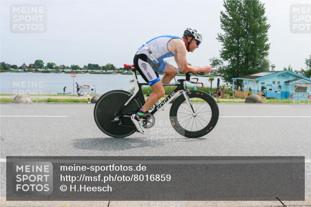 21.06.2025 - 27. Vierlanden-Triathlon H.Heesch http://msf.ph/oto/8016859 15.06.2025 11:57:39 Radfahren 655, 792, 798, 858, 954, 958 meine-sportfotos.de