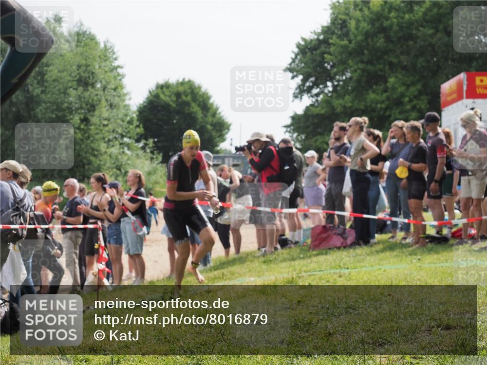 15.06.2025 - 27. Vierlanden-Triathlon KatJ http://msf.ph/oto/8016879 15.06.2025 10:16:23 Schwimmen 477, 489, 494, 523, 526, 611, 634 meine-sportfotos.de
