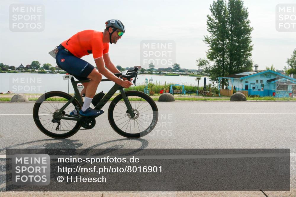 15.06.2025 - 27. Vierlanden-Triathlon H.Heesch http://msf.ph/oto/8016901 15.06.2025 09:17:24 Radfahren 129, 176 meine-sportfotos.de