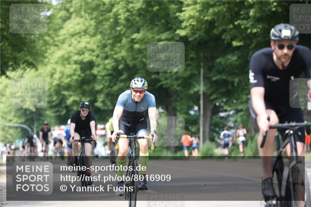 15.06.2025 - 7 Türme Triathlon Yannick Fuchs http://msf.ph/oto/8016909 15.06.2025 13:30:17 Radfahren 663, 872, 1019, 1064, 1070 meine-sportfotos.de