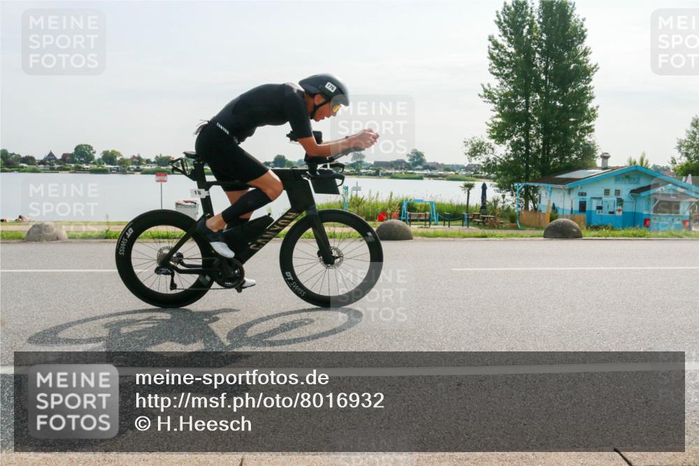 15.06.2025 - 27. Vierlanden-Triathlon H.Heesch http://msf.ph/oto/8016932 15.06.2025 09:17:25 Radfahren 129, 176 meine-sportfotos.de