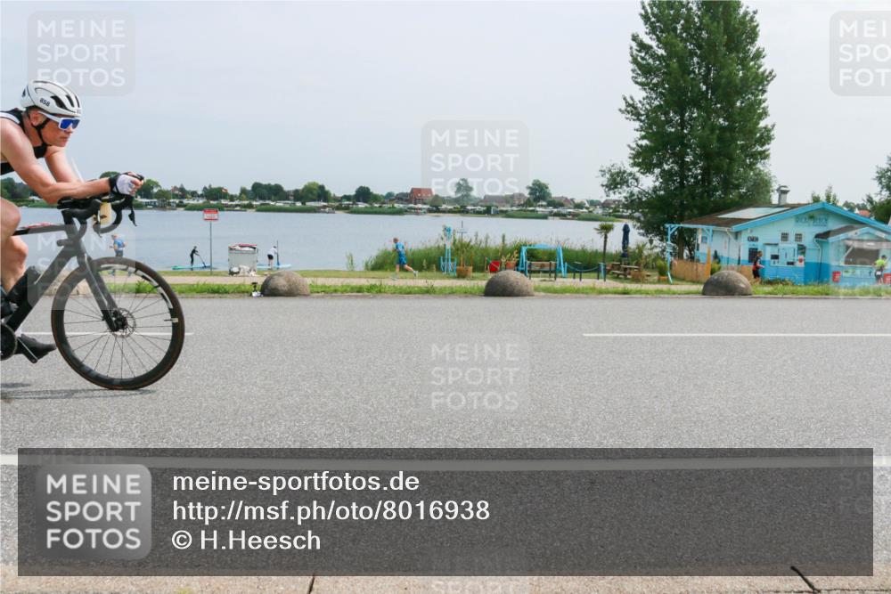 21.06.2025 - 27. Vierlanden-Triathlon H.Heesch http://msf.ph/oto/8016938 15.06.2025 11:57:40 Radfahren 655, 792, 798, 804, 858, 954, 958 meine-sportfotos.de