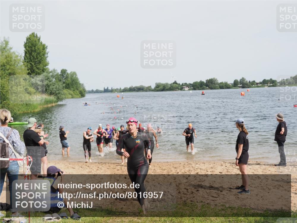 21.06.2025 - 27. Vierlanden-Triathlon MichiJ http://msf.ph/oto/8016957 15.06.2026 10:17:29 Schwimmen 485, 488, 492, 519, 529, 532, 557, 562, 572, 582, 584, 588, 594, 626 meine-sportfotos.de
