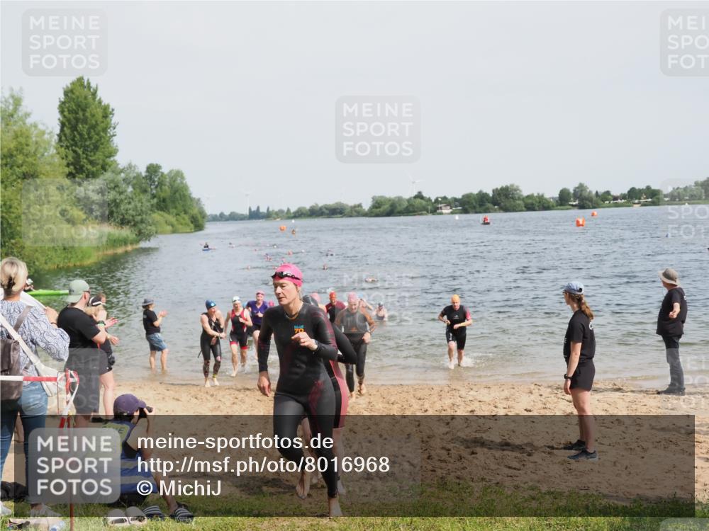 21.06.2025 - 27. Vierlanden-Triathlon MichiJ http://msf.ph/oto/8016968 15.06.2026 10:17:29 Schwimmen 485, 488, 492, 519, 529, 532, 557, 562, 572, 582, 584, 588, 594, 626 meine-sportfotos.de