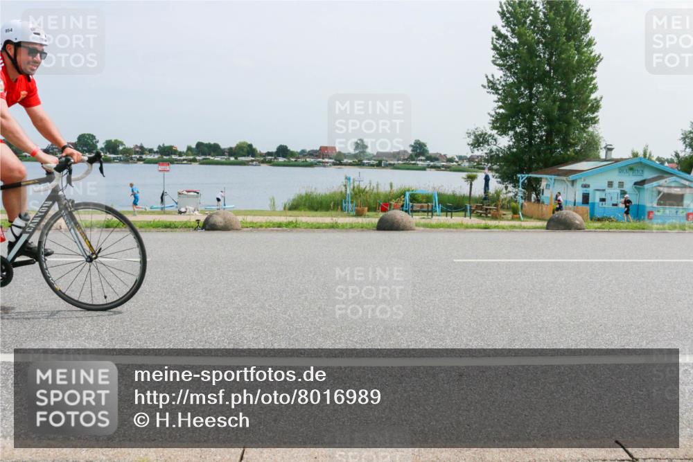 21.06.2025 - 27. Vierlanden-Triathlon H.Heesch http://msf.ph/oto/8016989 15.06.2025 11:57:44 Radfahren 655, 804, 858, 904, 954, 958 meine-sportfotos.de